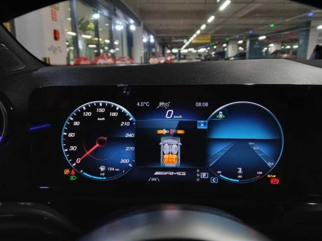 Mercedes Benz GLA Class - Vista 9