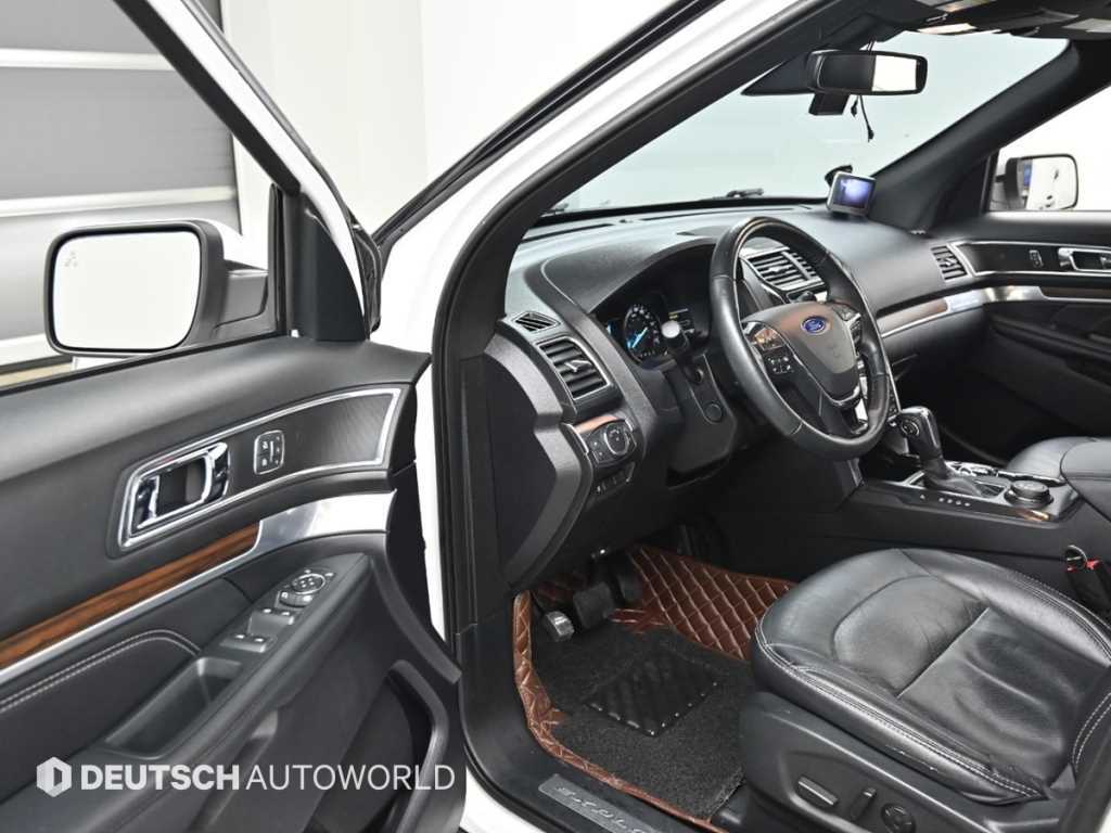 Ford Explorer - Vista 11