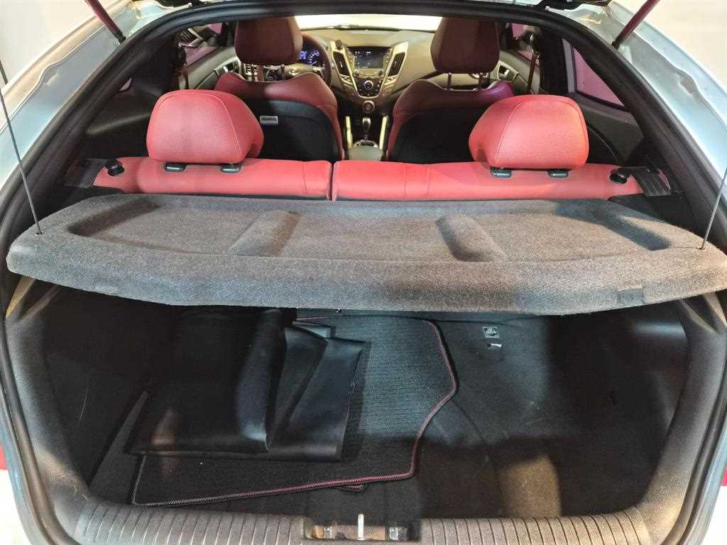 HYUNDAI Veloster - Vista 7