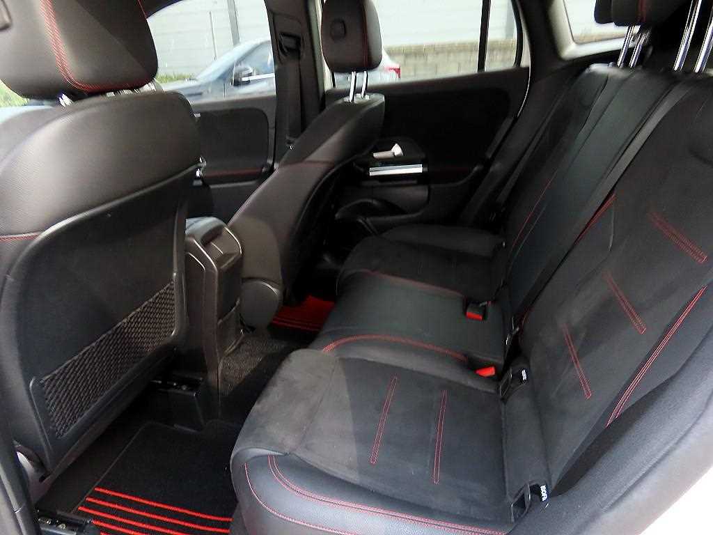 Mercedes Benz GLA Class - Vista 6