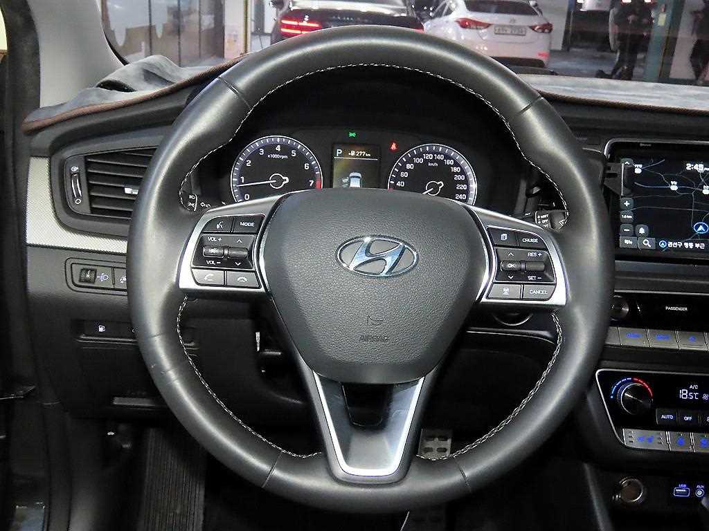 HYUNDAI Sonata - Vista 8