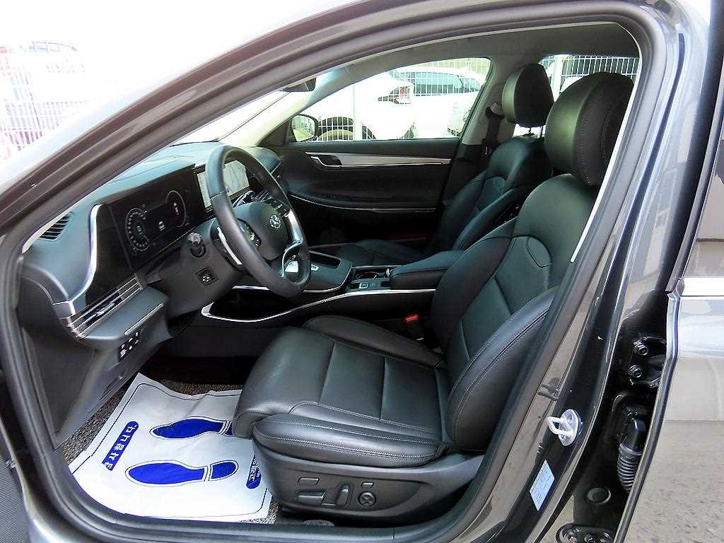 HYUNDAI Grandeur - Vista 5