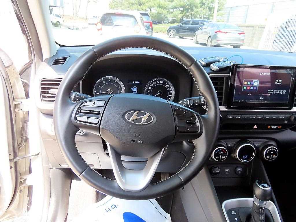 HYUNDAI Venue - Vista 8