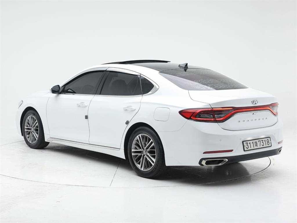 HYUNDAI Grandeur - Vista 4