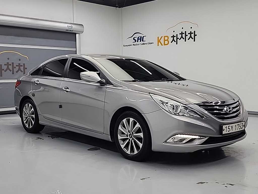 HYUNDAI Sonata - Vista 4