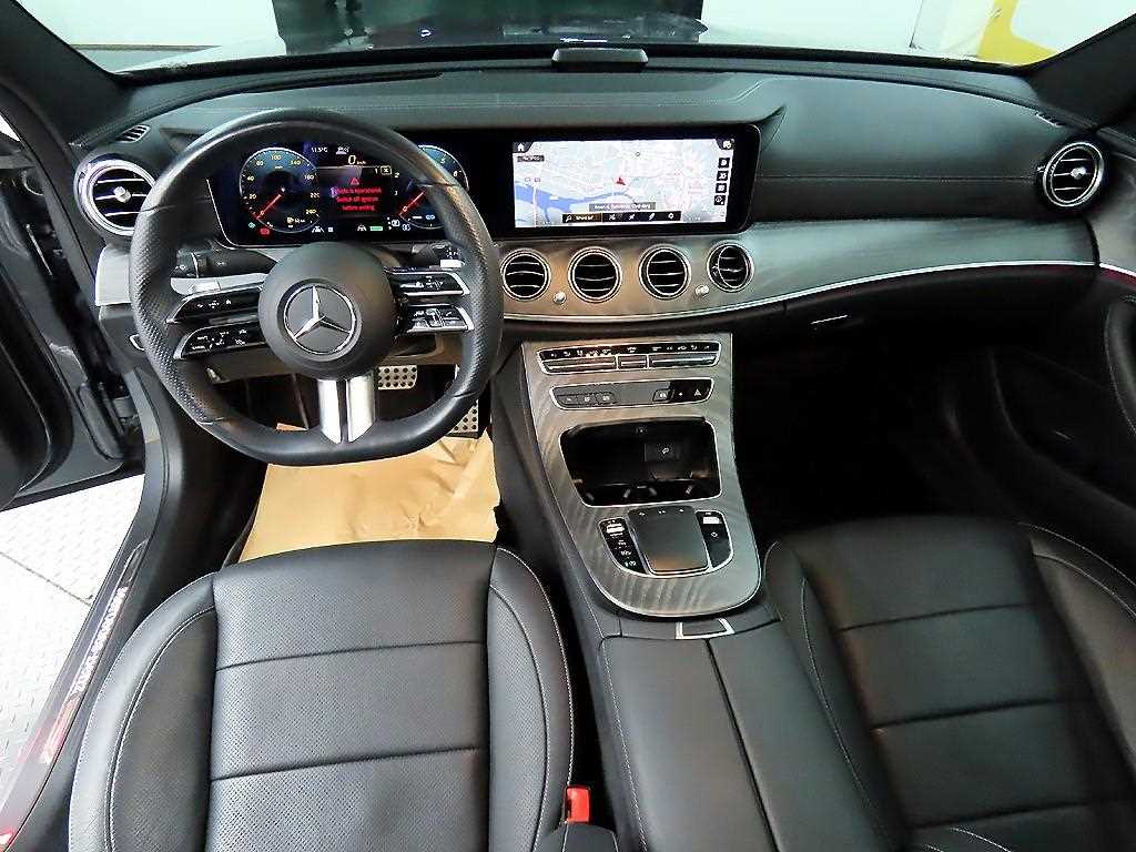 Mercedes Benz E class - Vista 7