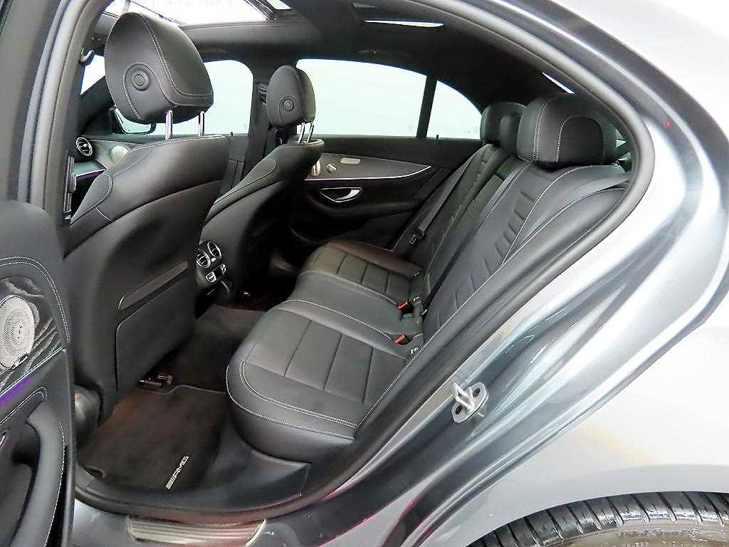 Mercedes Benz E class - Vista 6