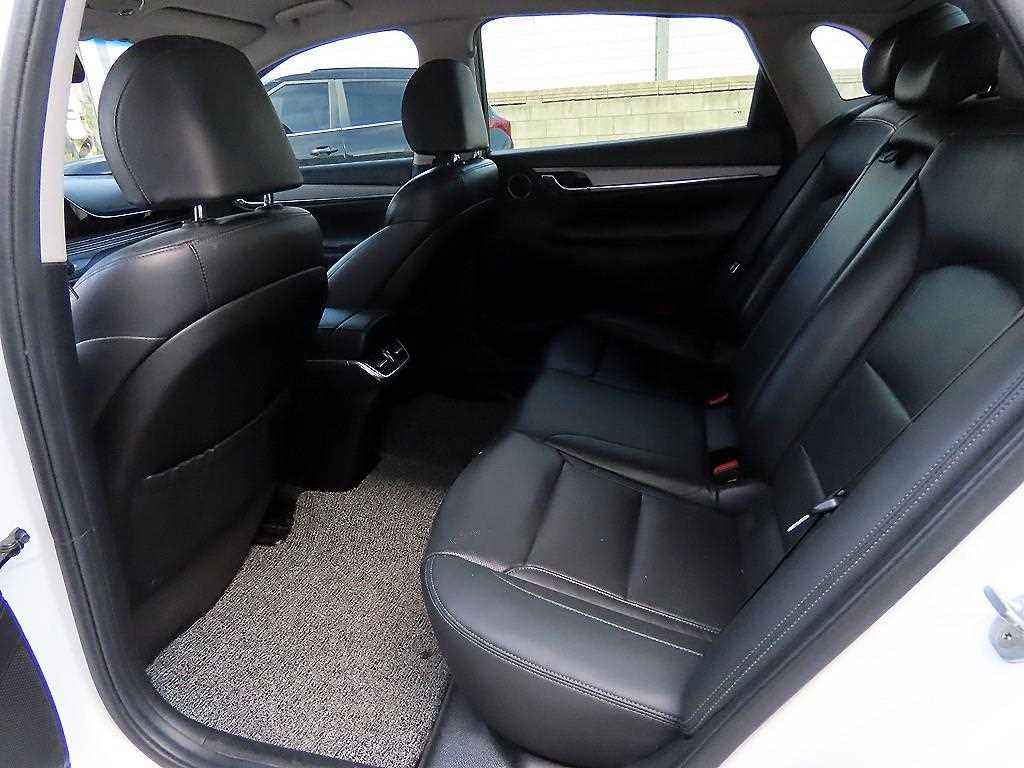 HYUNDAI Grandeur - Vista 6