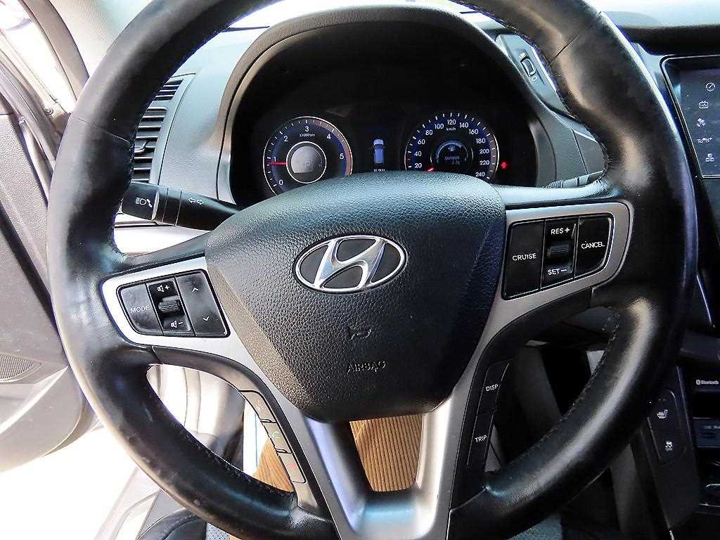 HYUNDAI i40 - Vista 8