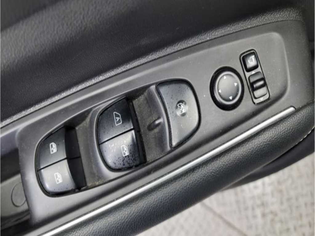 SAMSUNG QM6 - Vista 8