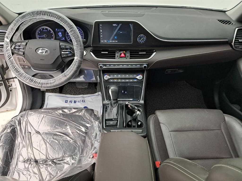 HYUNDAI Grandeur - Vista 6