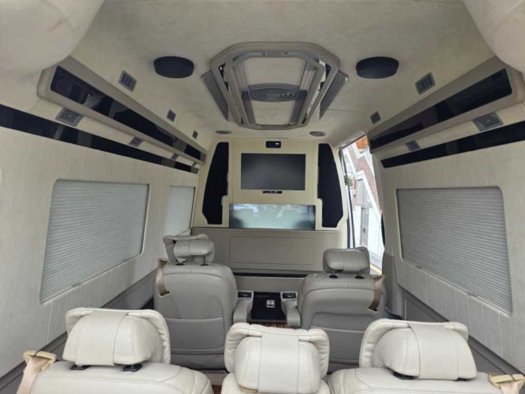 HYUNDAI Solati - Vista 8