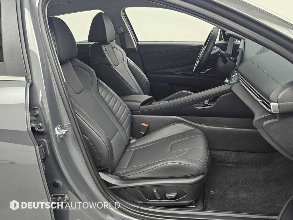 HYUNDAI Avante - Vista 10