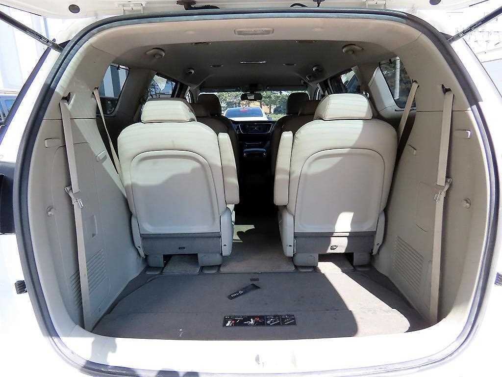 KIA Carnival 2018 Blanco - Importación desde Corea - HF Imports Iquique - Foto 17