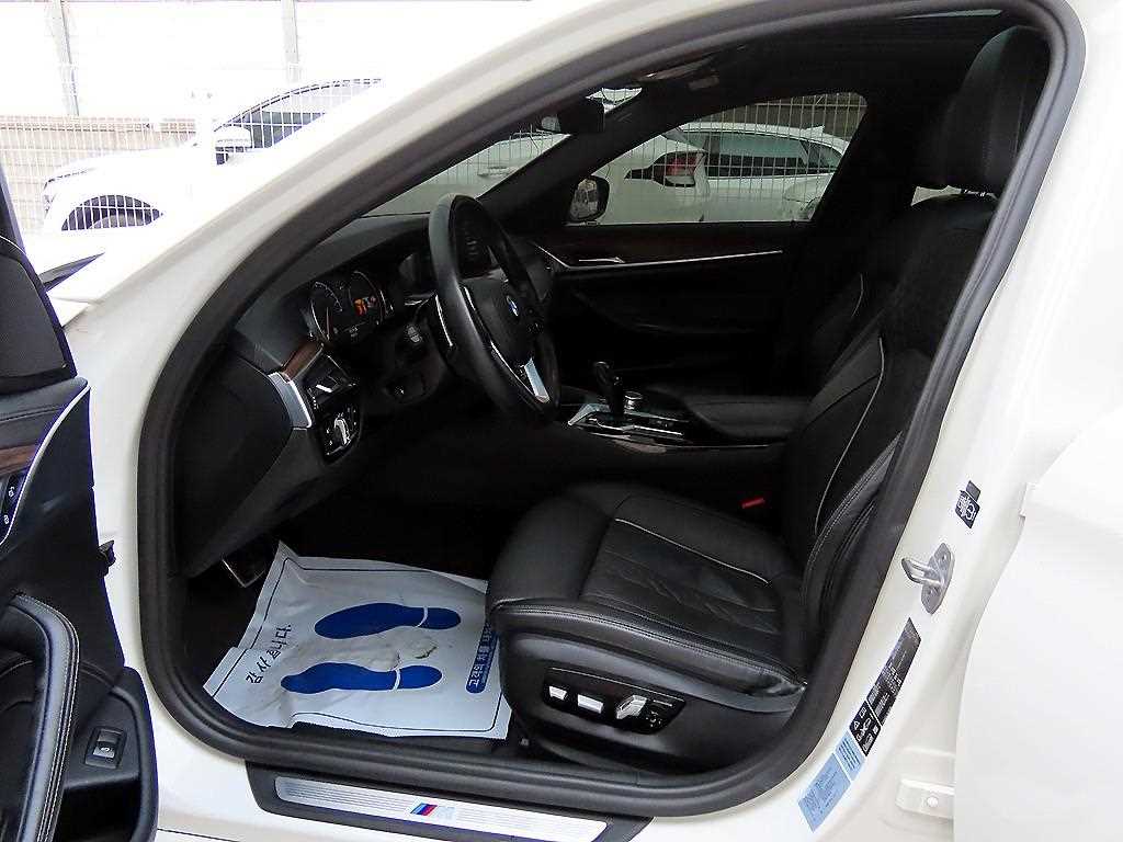 BMW 5 Series - Vista 5