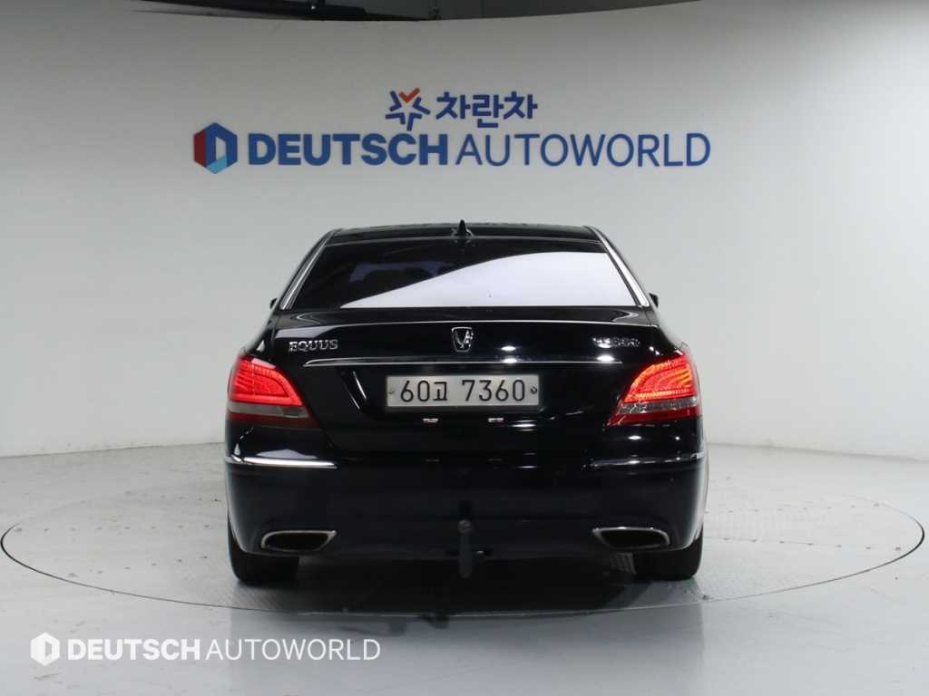 HYUNDAI Equus - Vista 4