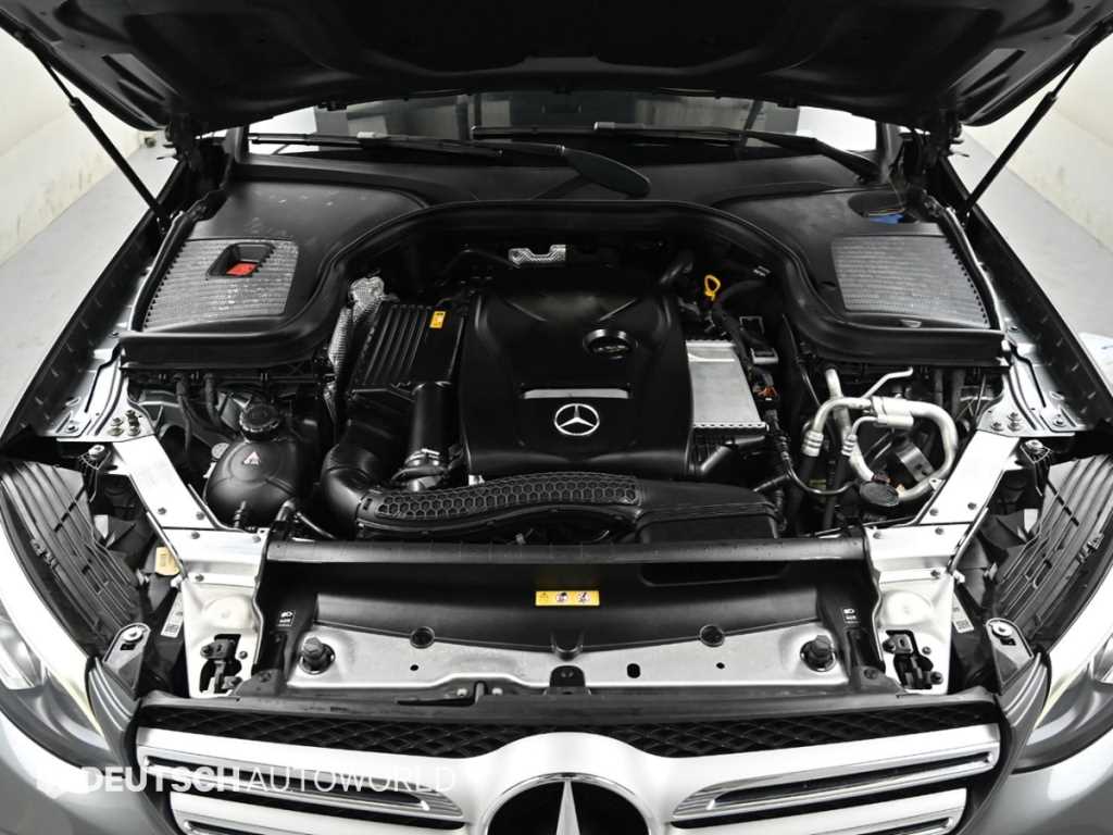 Mercedes Benz GLC Class - Vista 6