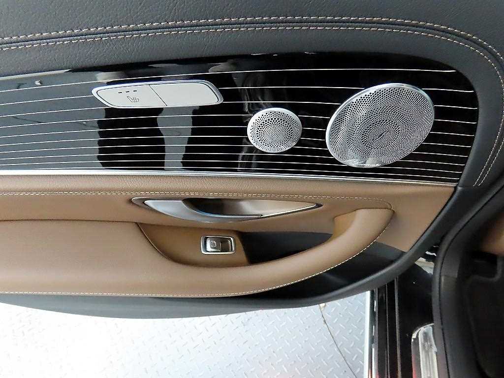 Mercedes Benz E class - Vista 12