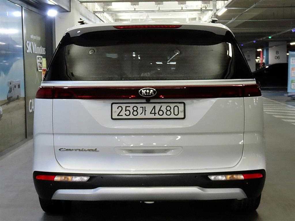 KIA Carnival - Vista 5