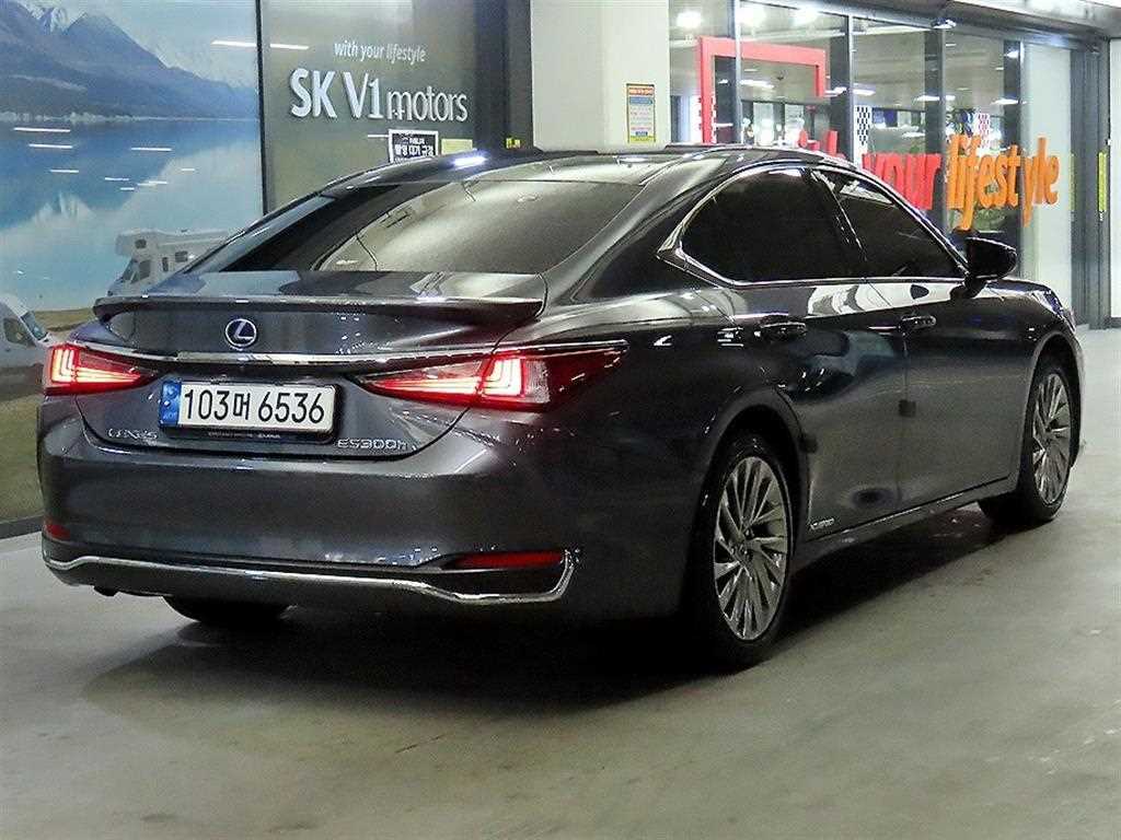 Lexus ES - Vista 4