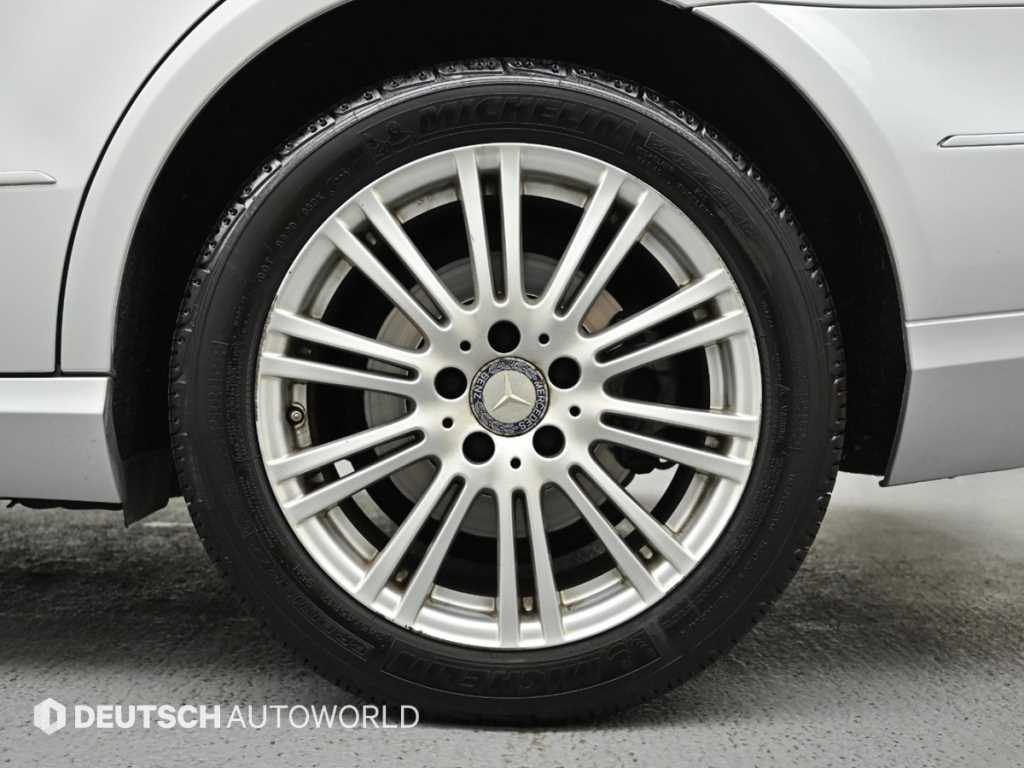 Mercedes Benz E class - Vista 5