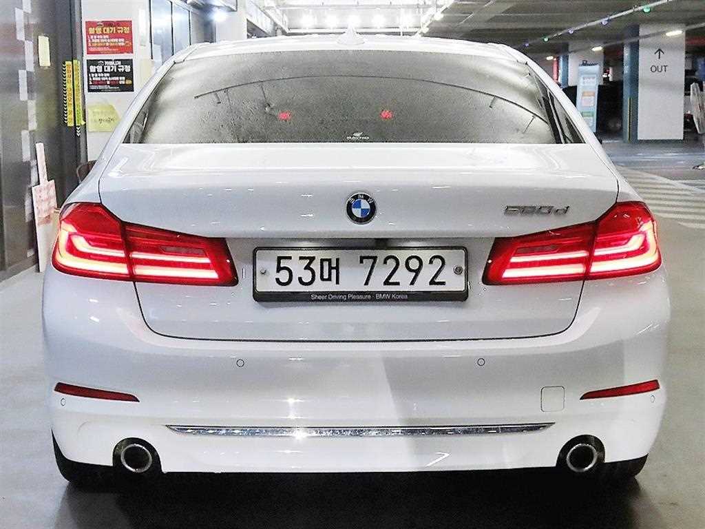 BMW 5 Series - Vista 5