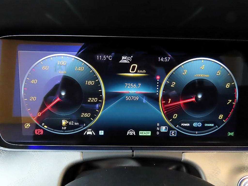 Mercedes Benz E class - Vista 8