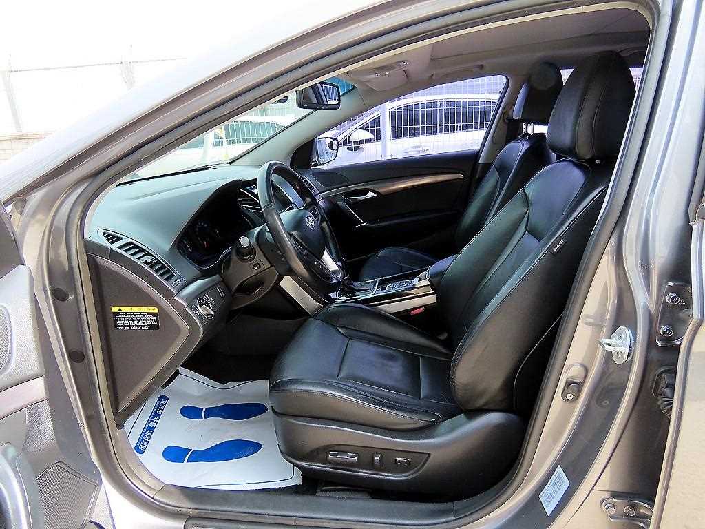 HYUNDAI i40 - Vista 5