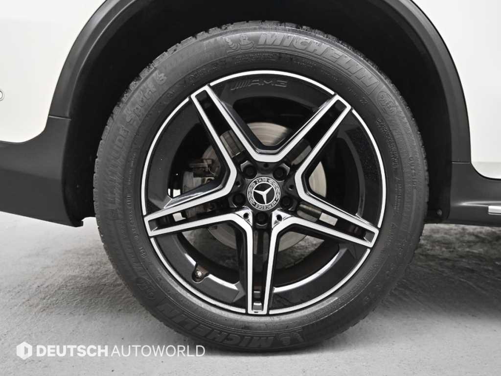 Mercedes Benz GLC Class - Vista 5