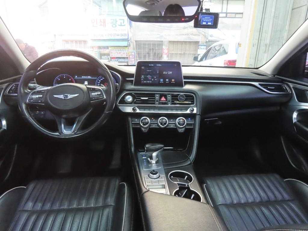 Genesis G70 - Vista 7