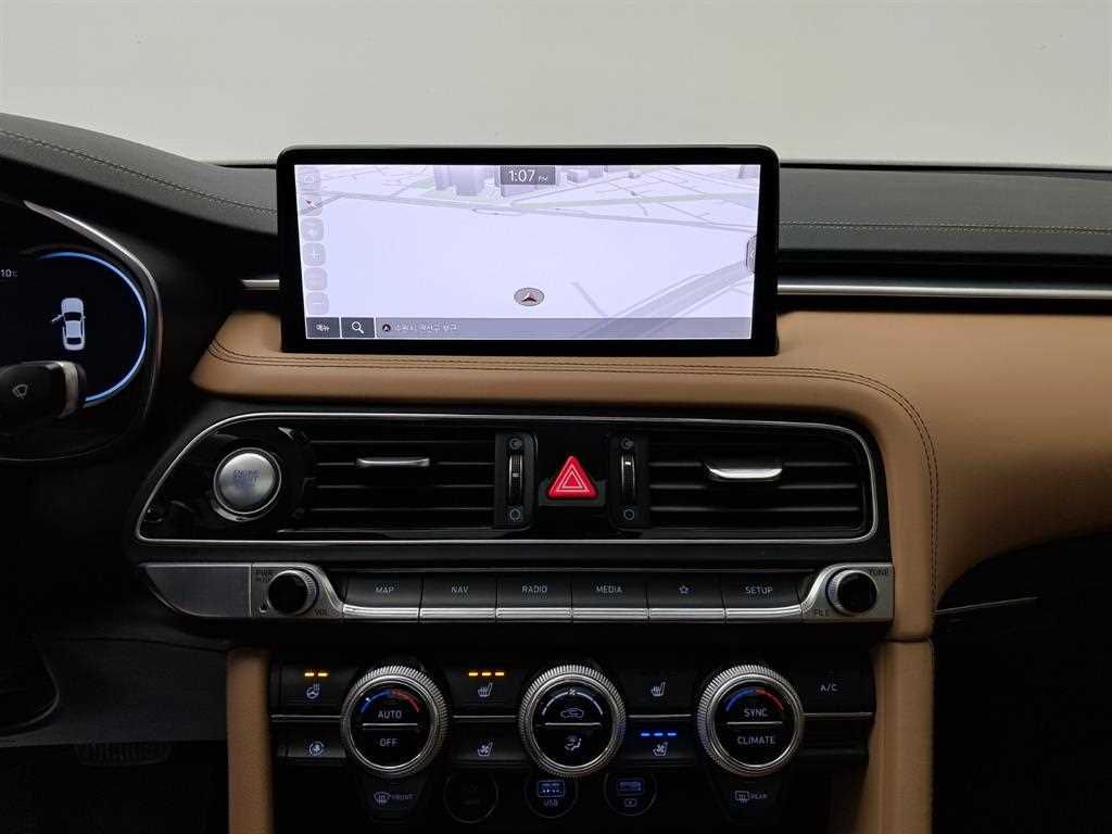 Genesis G70 - Vista 9