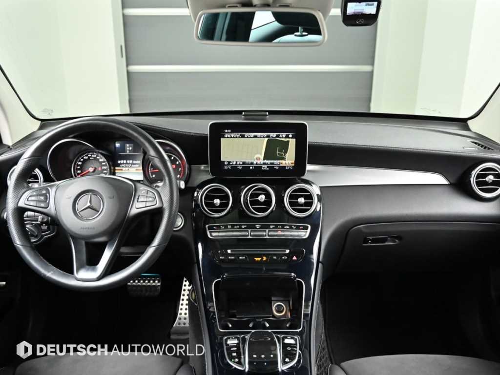 Mercedes Benz GLC Class - Vista 7