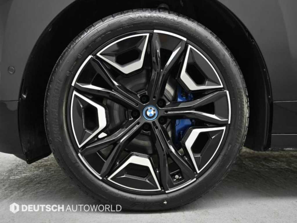 BMW iX - Vista 5