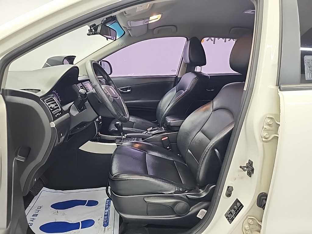 Ssangyong Korando - Vista 11