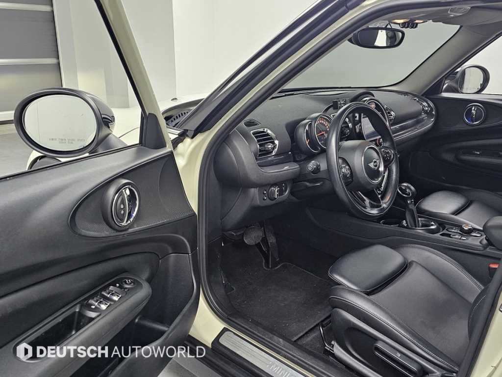 Mini Clubman - Vista 11