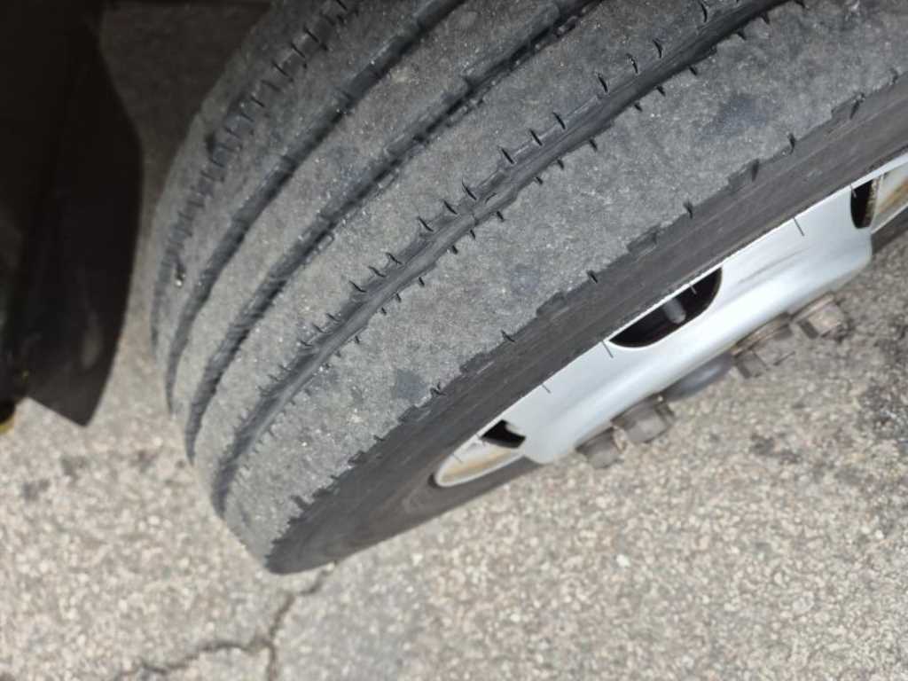 medium and large bus Hyundai bus - Vista 9