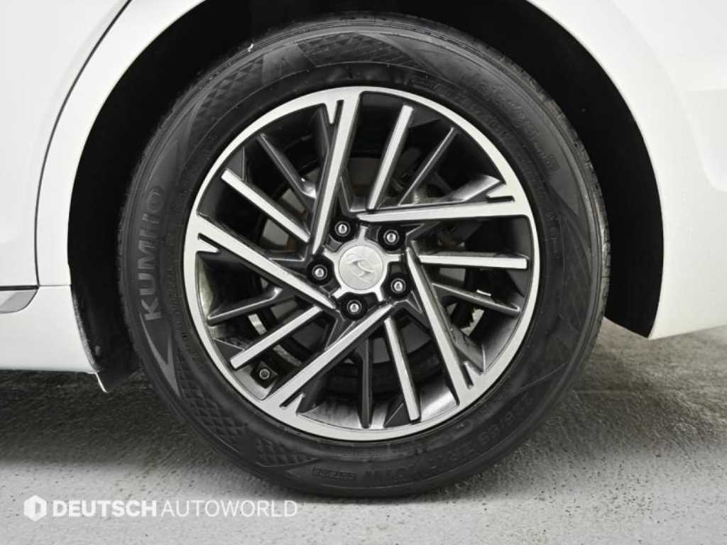 HYUNDAI Grandeur - Vista 5