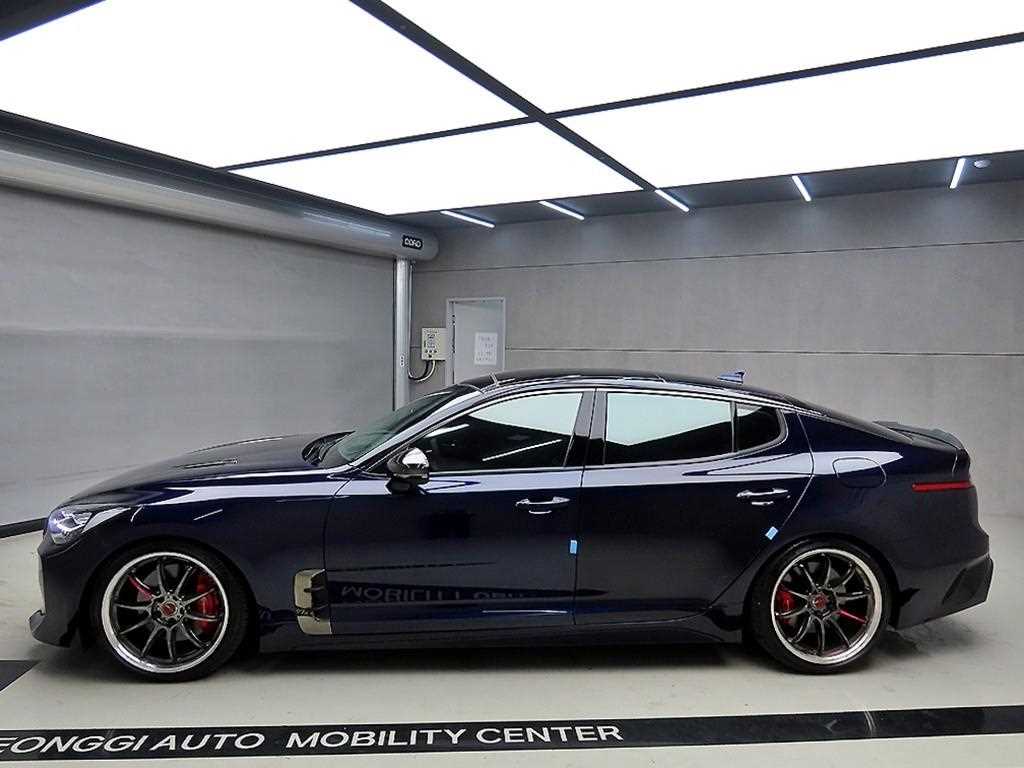 KIA Stinger - Vista 4