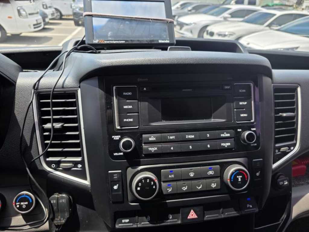 HYUNDAI Solati 2016 Negro - Importación desde Corea - HF Imports Iquique - Foto 15