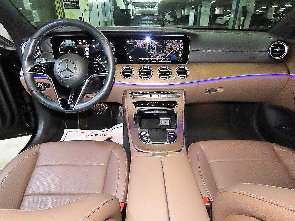 Mercedes Benz E class - Vista 10