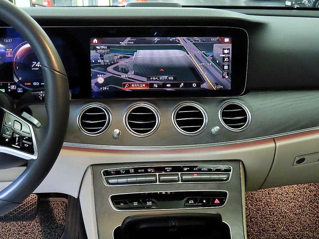 Mercedes Benz E class - Vista 11