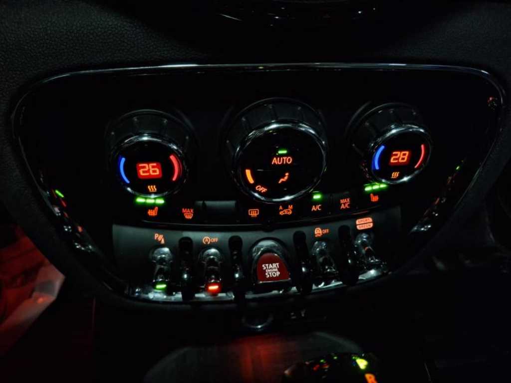 Mini Clubman - Vista 12