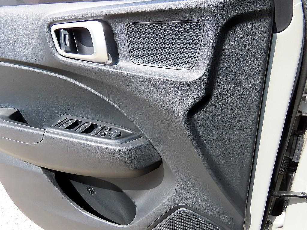 HYUNDAI Venue - Vista 11