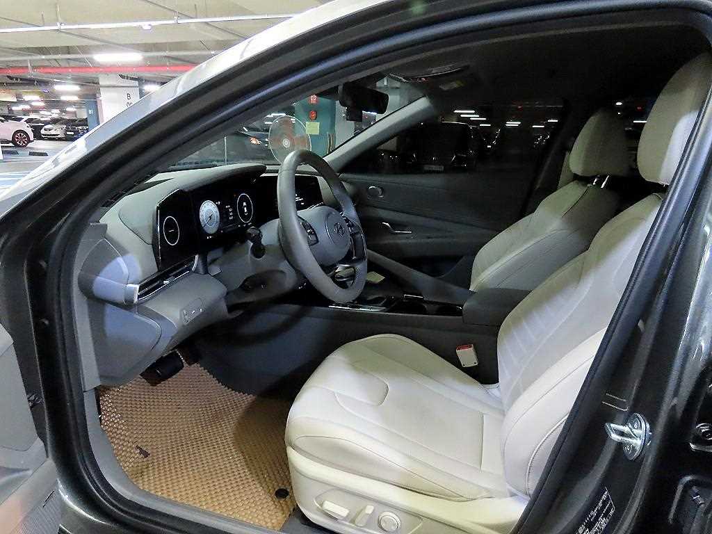 HYUNDAI Avante - Vista 7