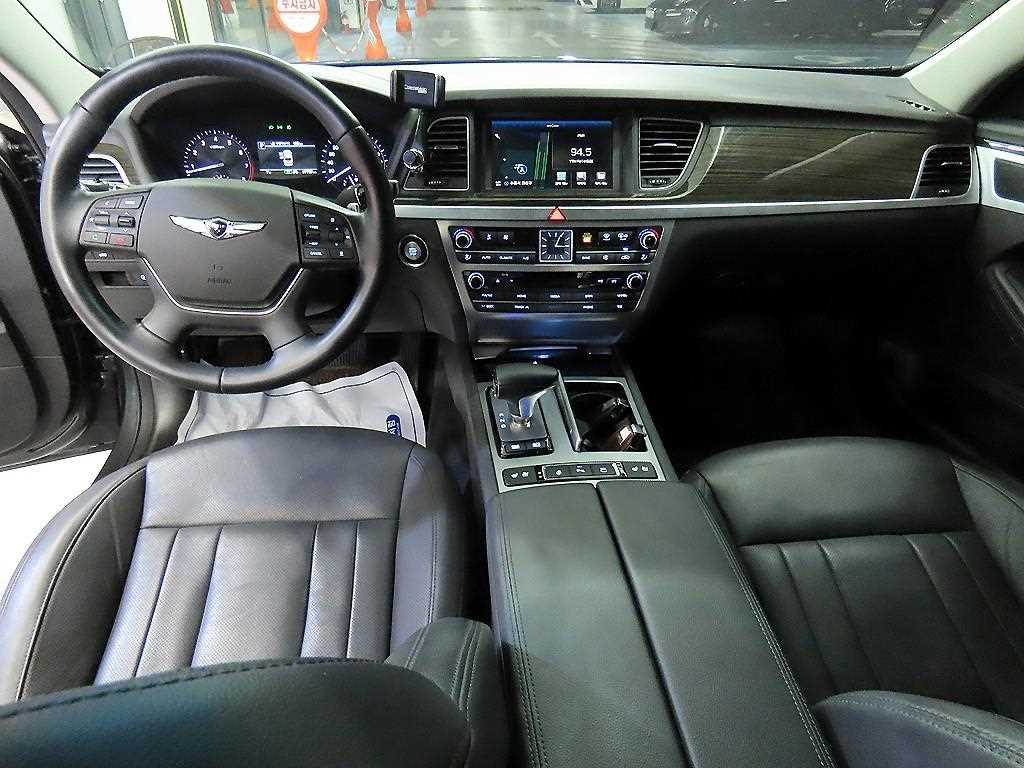 Genesis G80 - Vista 10