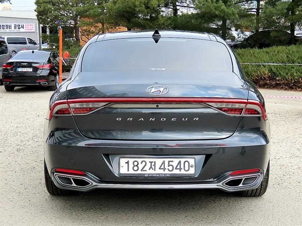HYUNDAI Grandeur - Vista 4