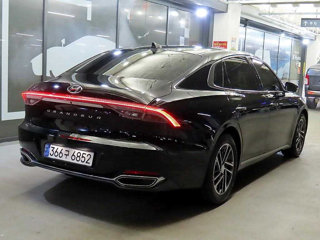 HYUNDAI Grandeur - Vista 4