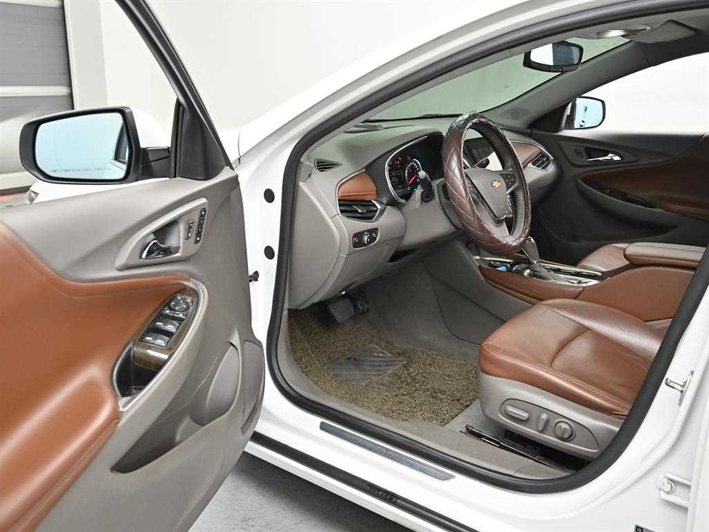 Chevrolet Malibu - Vista 11