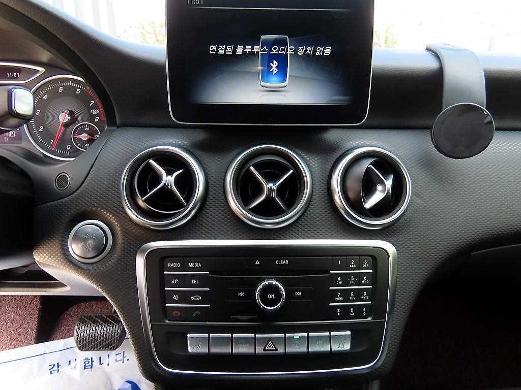 Mercedes Benz A Class 2018 Blanco - Importación desde Corea - HF Imports Iquique - Foto 13