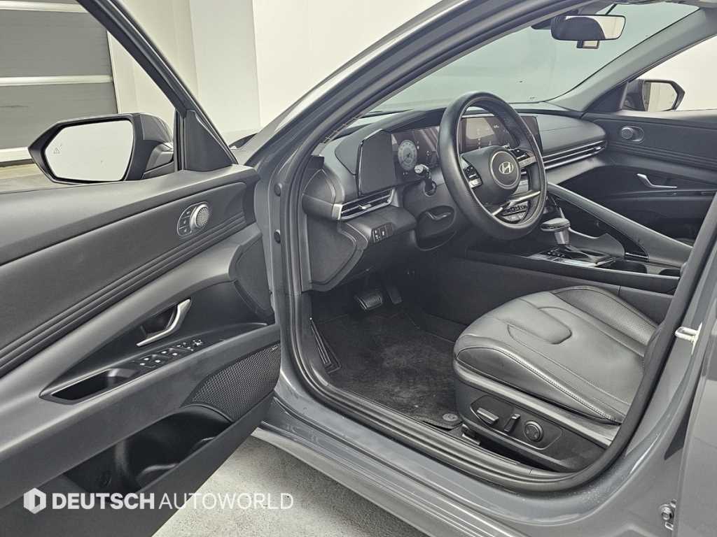 HYUNDAI Avante - Vista 11